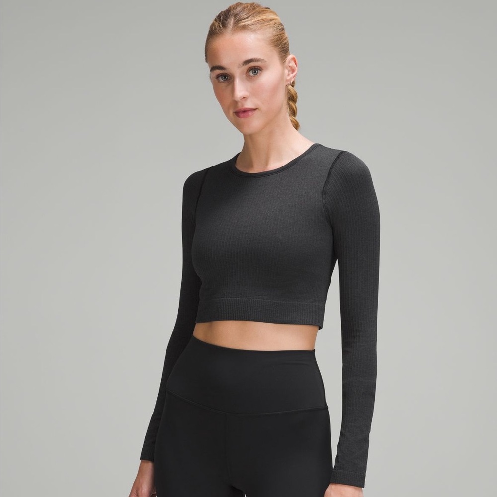 Lululemon ebb to street long sleeve.